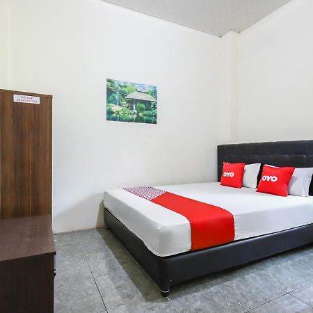 Oyo 3830 Dfarys Gh Syariah Hotell Balikpapan  Exteriör bild