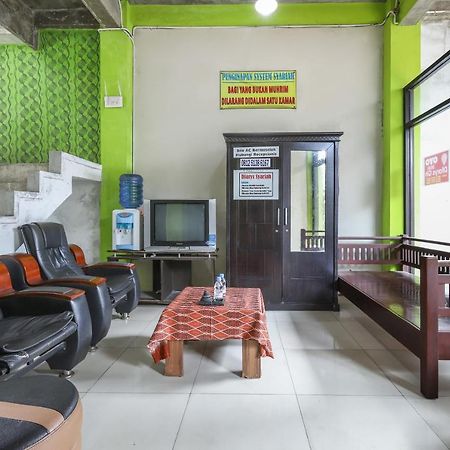 Oyo 3830 Dfarys Gh Syariah Hotell Balikpapan  Exteriör bild
