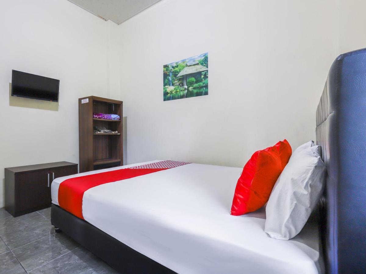 Oyo 3830 Dfarys Gh Syariah Hotell Balikpapan  Exteriör bild