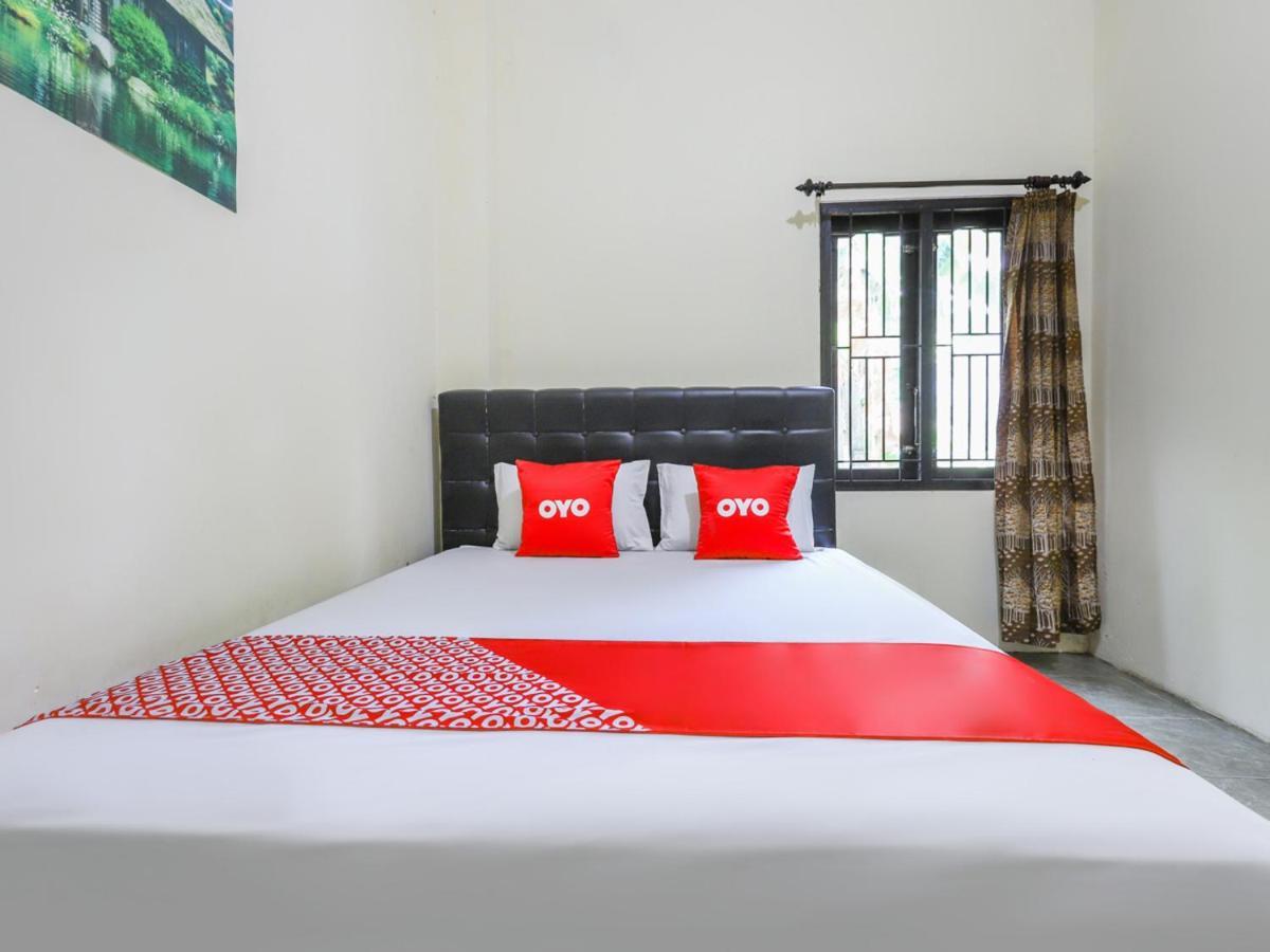 Oyo 3830 Dfarys Gh Syariah Hotell Balikpapan  Exteriör bild