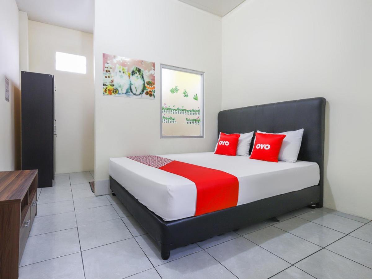 Oyo 3830 Dfarys Gh Syariah Hotell Balikpapan  Exteriör bild
