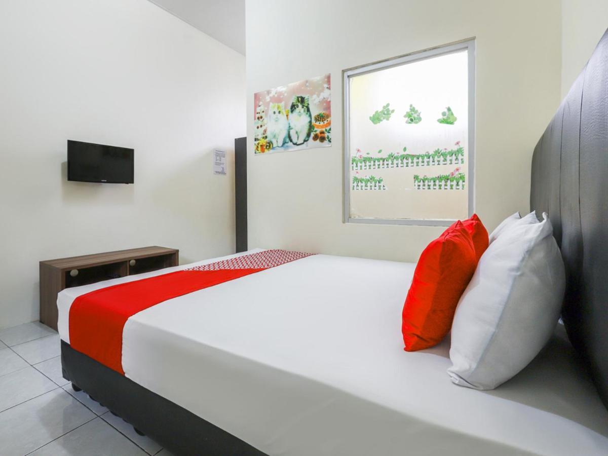 Oyo 3830 Dfarys Gh Syariah Hotell Balikpapan  Exteriör bild