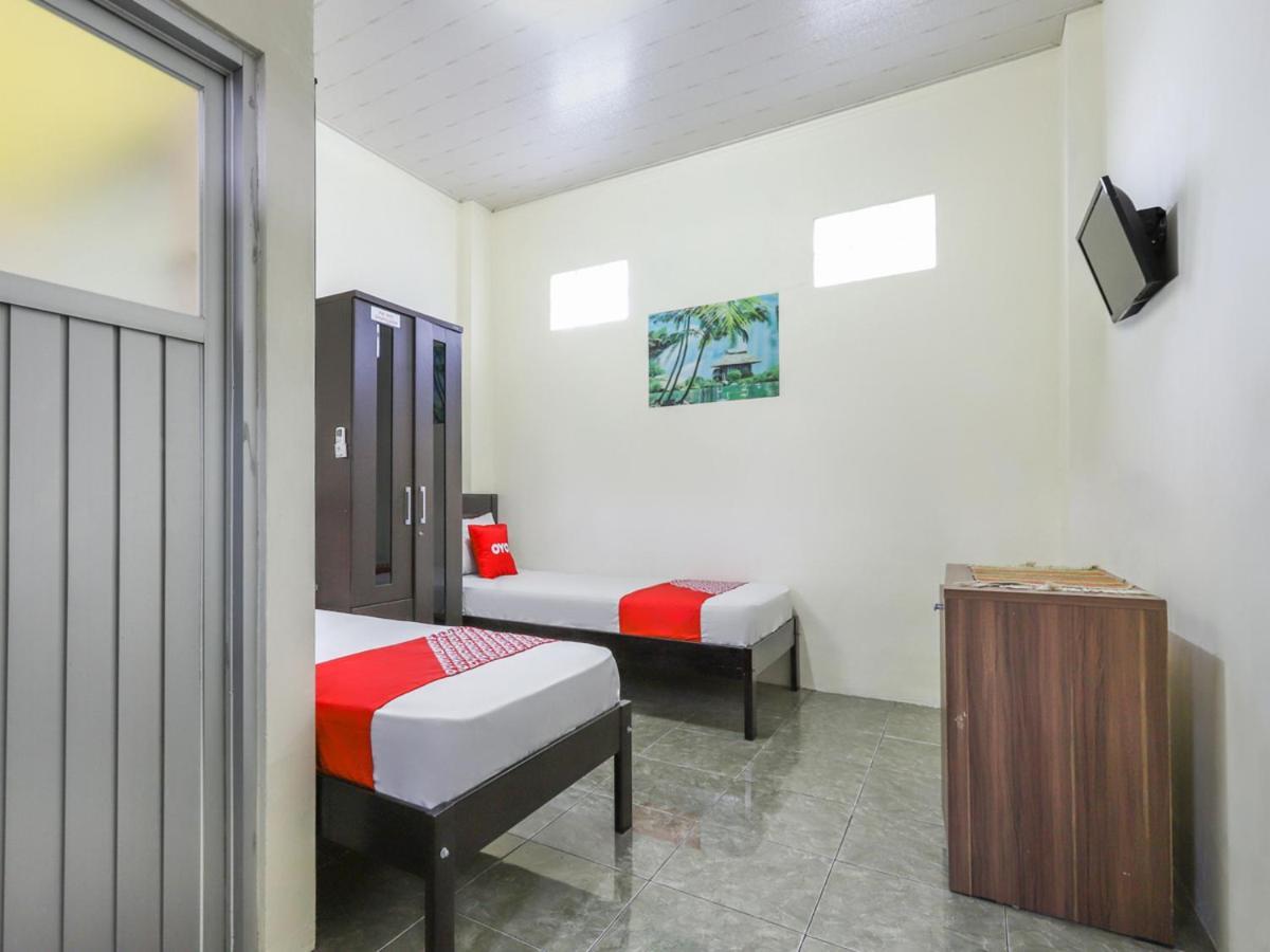 Oyo 3830 Dfarys Gh Syariah Hotell Balikpapan  Exteriör bild
