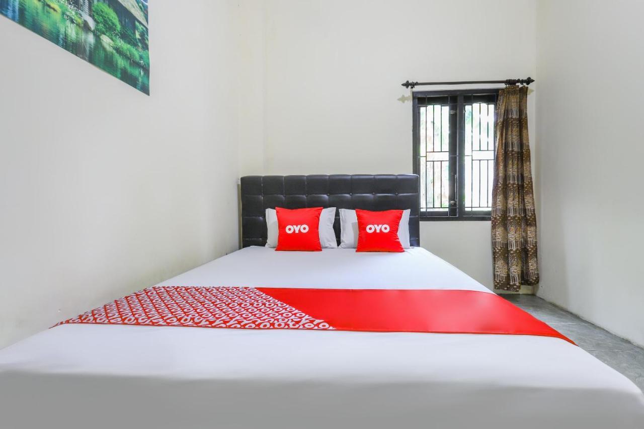Oyo 3830 Dfarys Gh Syariah Hotell Balikpapan  Exteriör bild