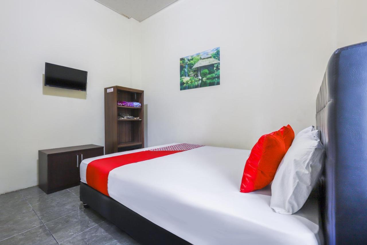 Oyo 3830 Dfarys Gh Syariah Hotell Balikpapan  Exteriör bild
