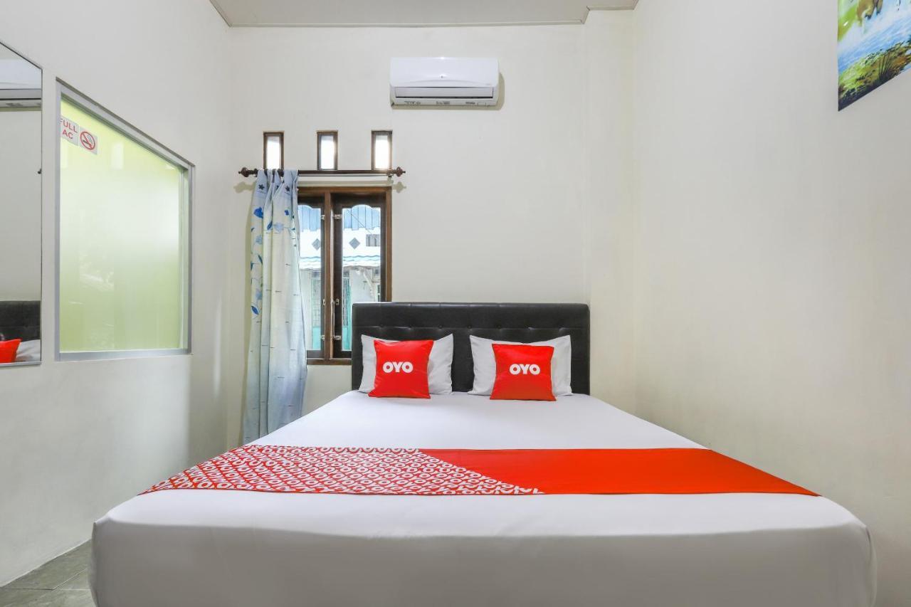 Oyo 3830 Dfarys Gh Syariah Hotell Balikpapan  Exteriör bild
